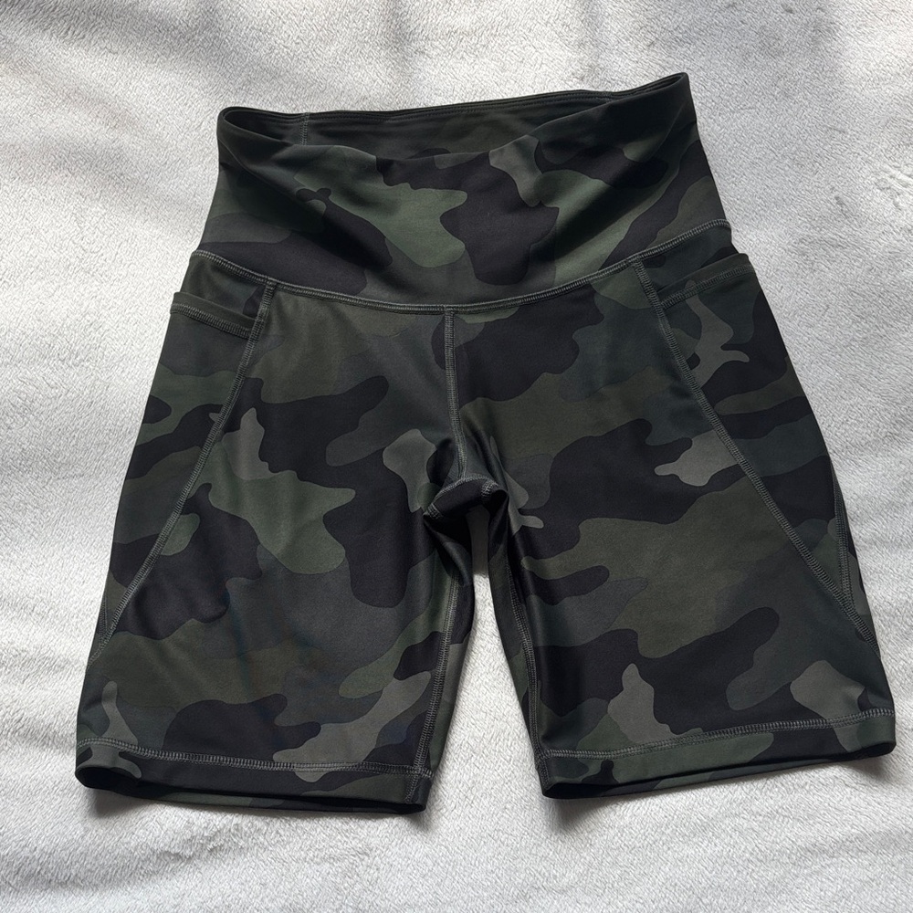 Old Navy Camo Women's Bike Shorts medium